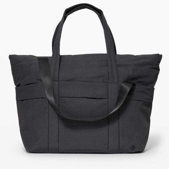 lululemon athletica Handbags - On my level duffel 30L